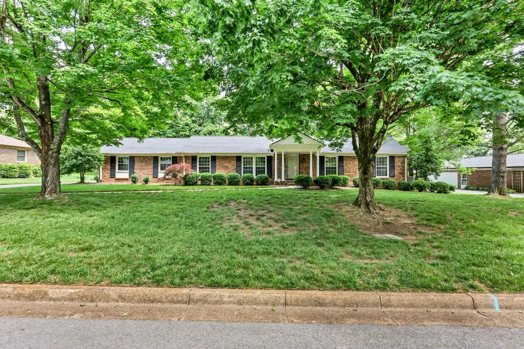 6 Trahern Terrace Clarksville TN 37040