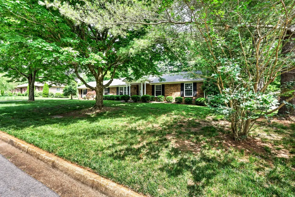 6 Trahern Terrace Clarksville TN 37040