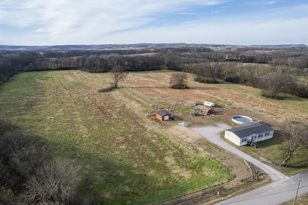 815 S Cross Bridges Road Mount Pleasant TN 38474