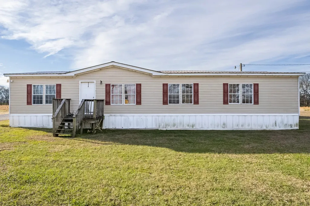 815 S Cross Bridges Road Mount Pleasant TN 38474