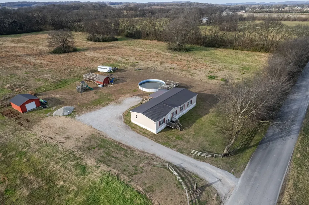815 S Cross Bridges Road Mount Pleasant TN 38474