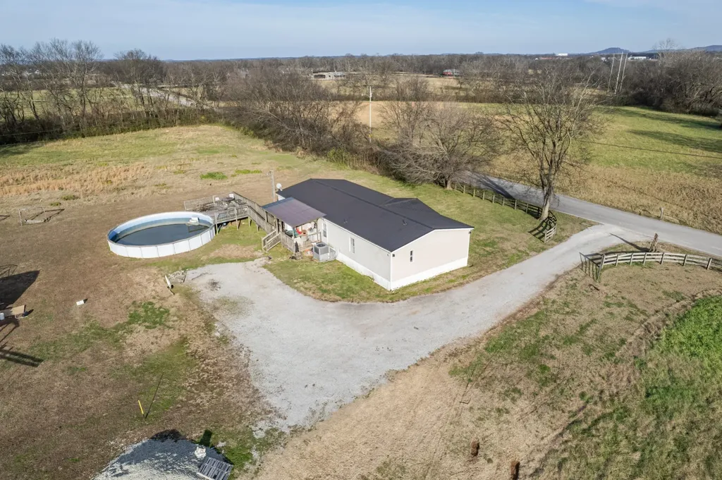 815 S Cross Bridges Road Mount Pleasant TN 38474