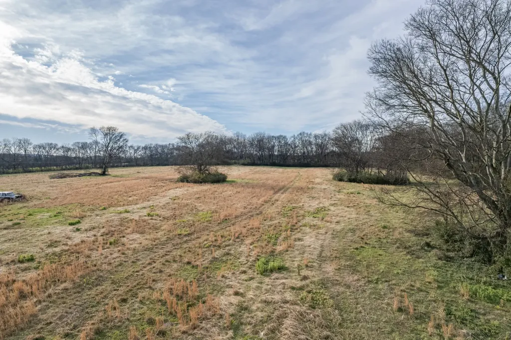 815 S Cross Bridges Road Mount Pleasant TN 38474