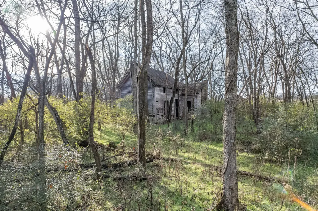 815 S Cross Bridges Road Mount Pleasant TN 38474