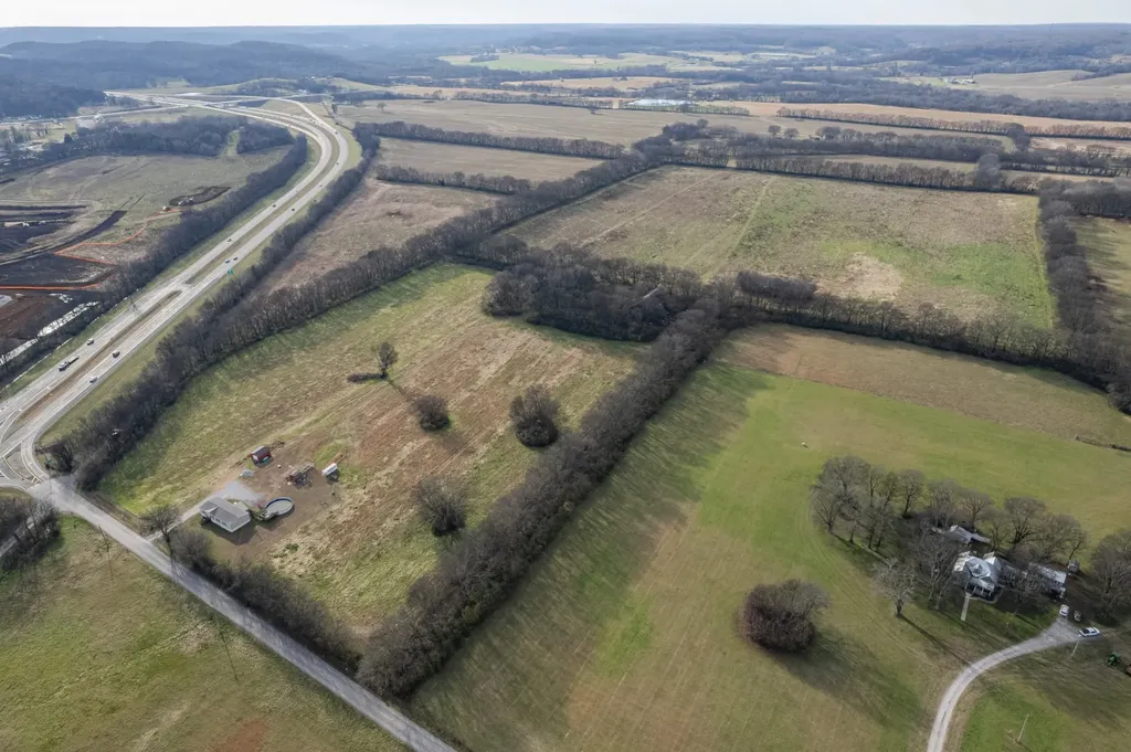 815 S Cross Bridges Road Mount Pleasant TN 38474