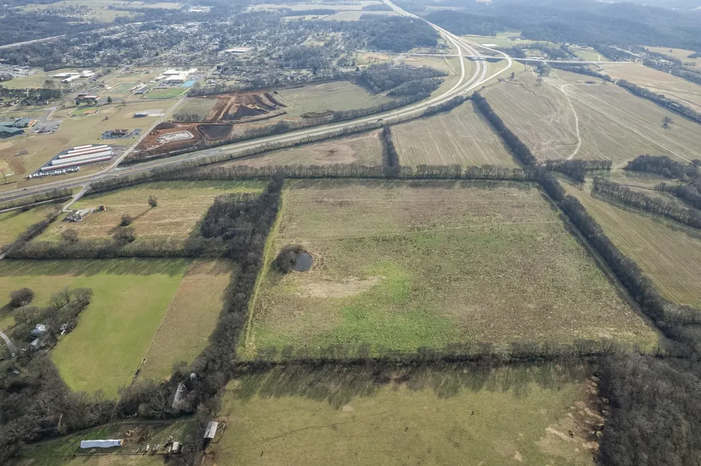 815 S Cross Bridges Road Mount Pleasant TN 38474