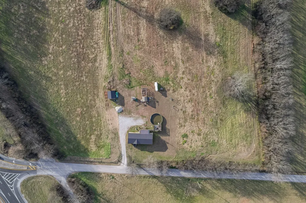 815 S Cross Bridges Road Mount Pleasant TN 38474