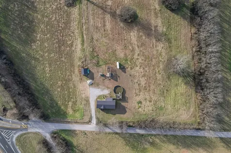 815 S Cross Bridges Road Mount Pleasant TN 38474
