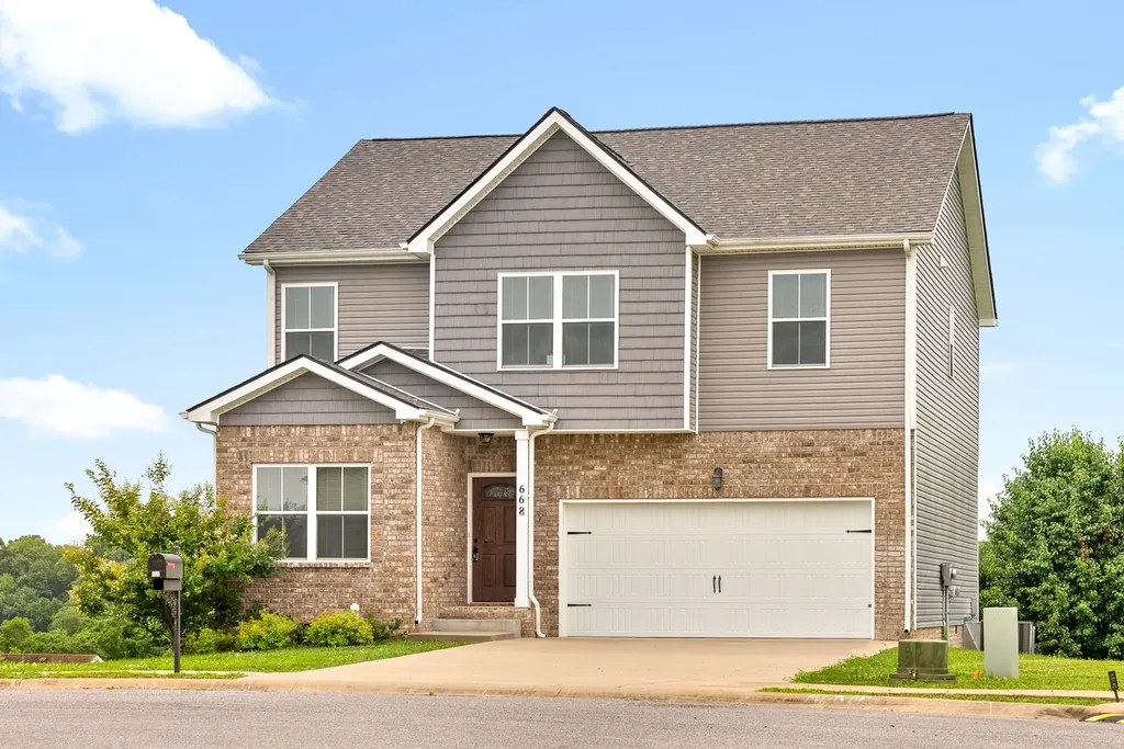 668 Crestone Court Clarksville TN 37042