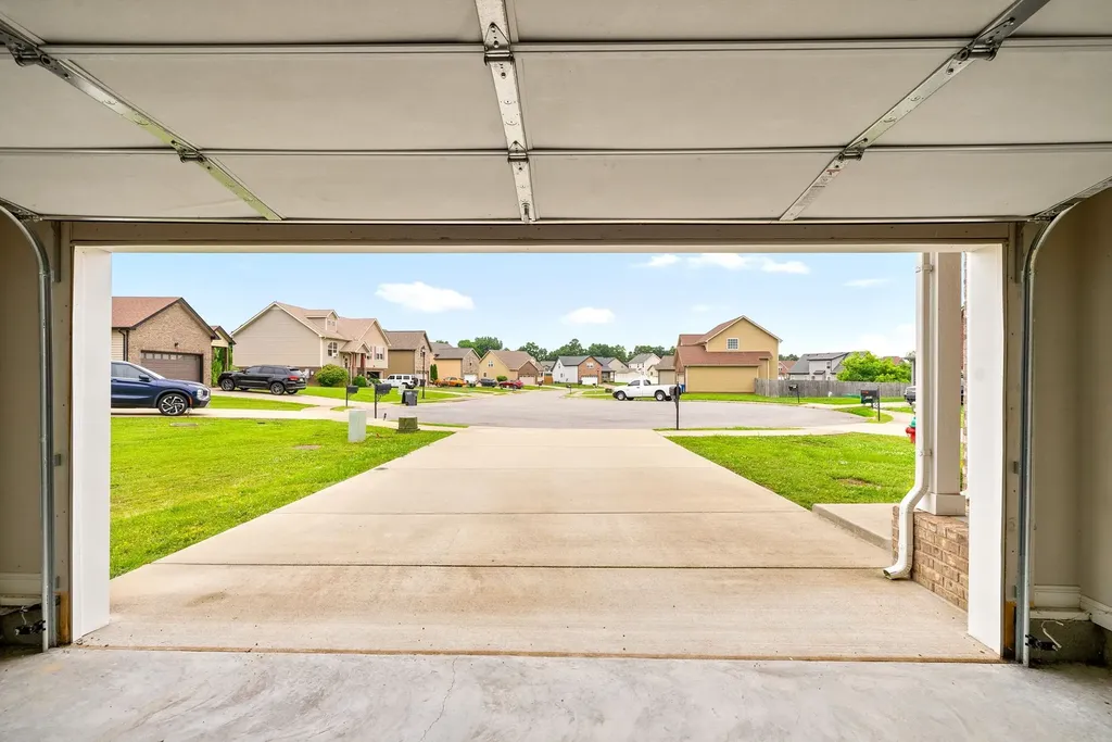 668 Crestone Court Clarksville TN 37042