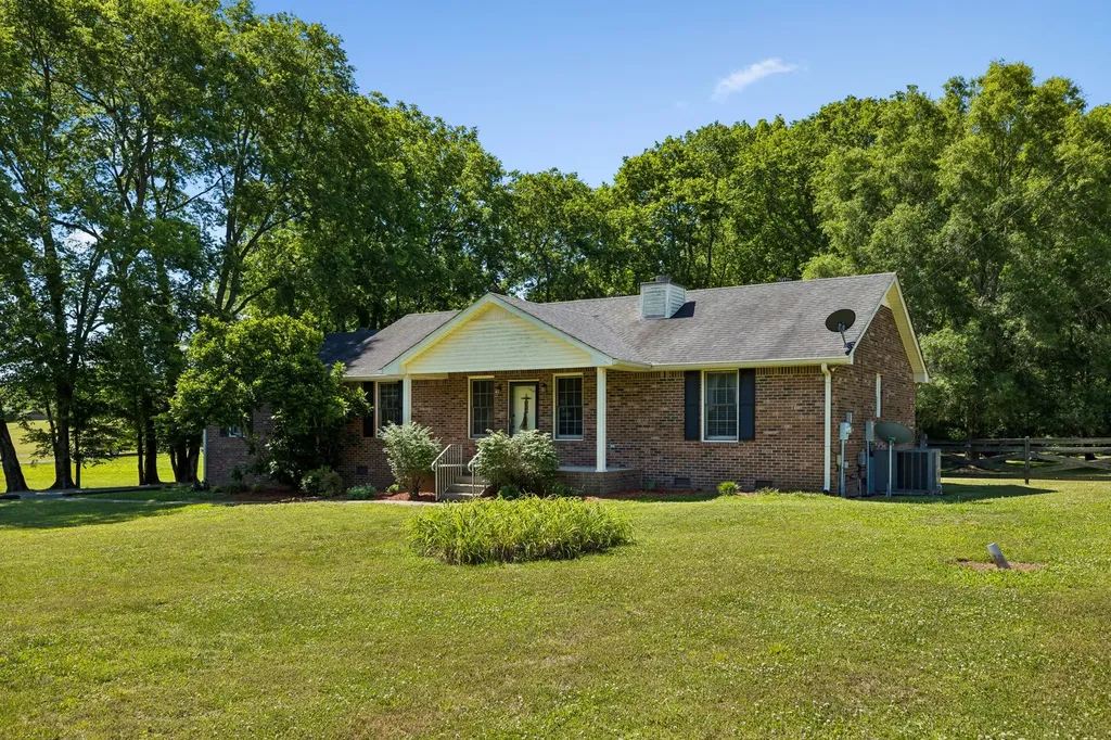 7452 Coles Ferry Pike Lebanon TN 37087