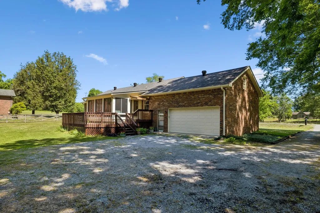 7452 Coles Ferry Pike Lebanon TN 37087