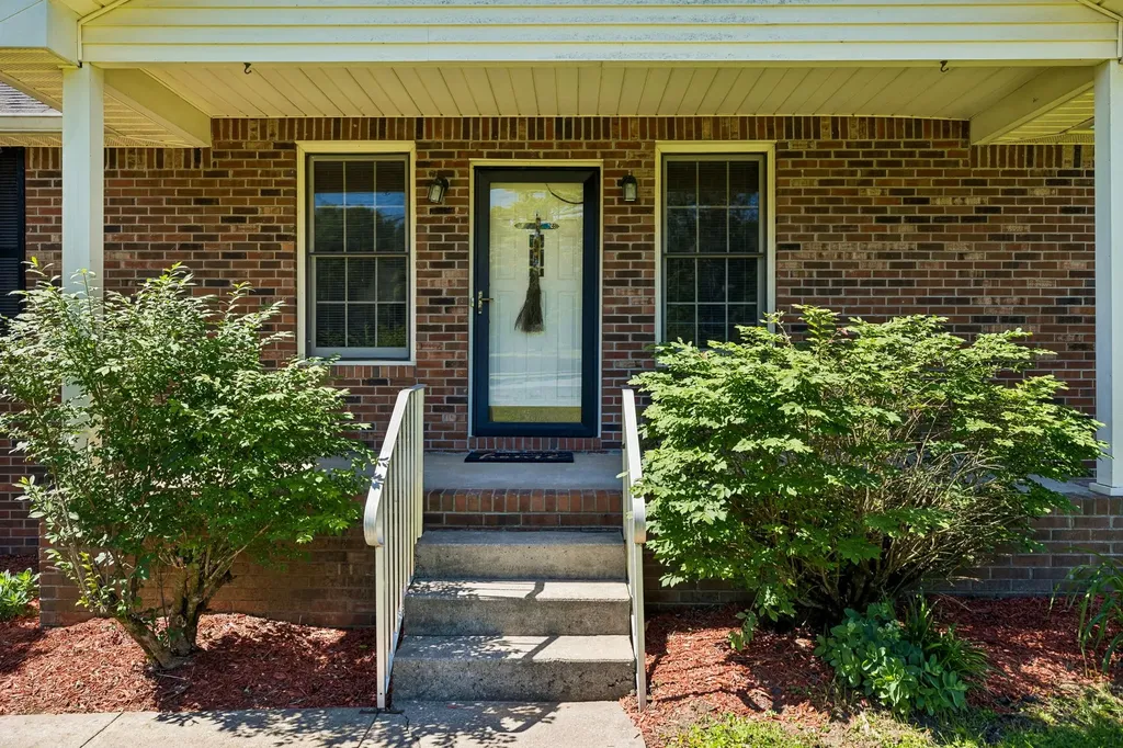 7452 Coles Ferry Pike Lebanon TN 37087