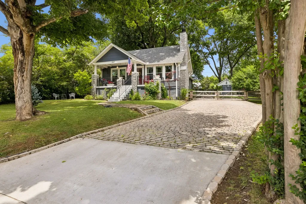 207 4th Avenue Columbia TN 38401