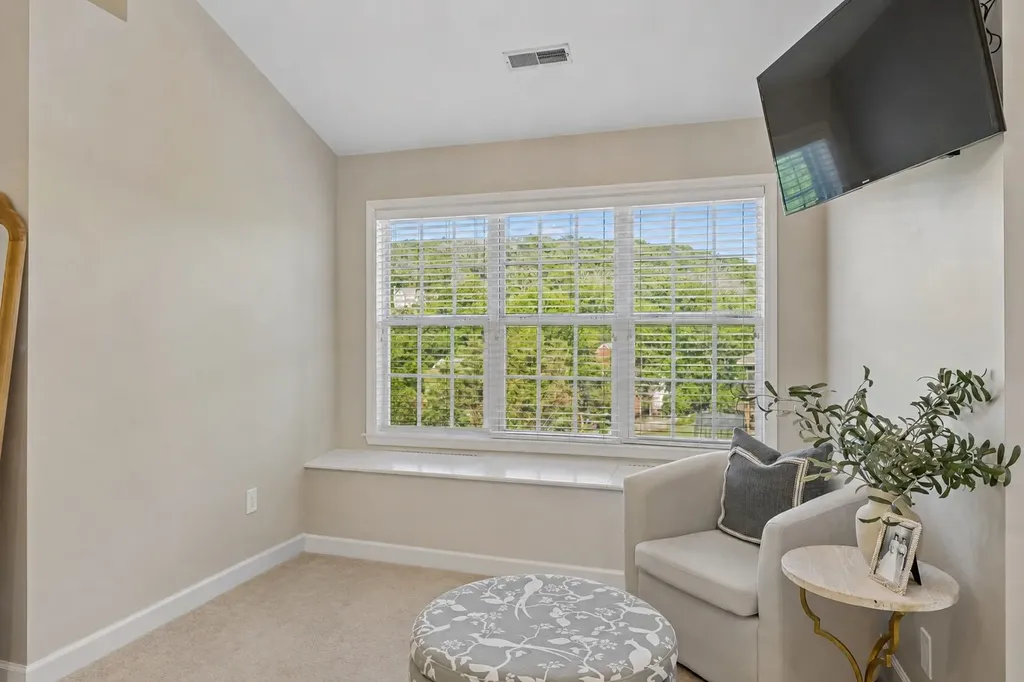 8140 Cloverland Drive Nashville TN 37211