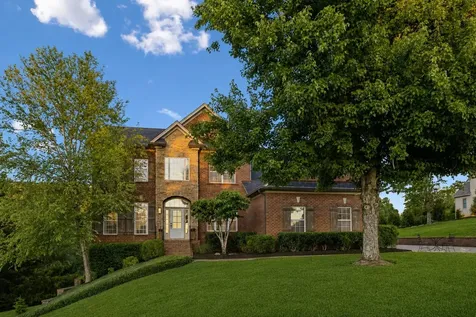 8140 Cloverland Drive Nashville TN 37211
