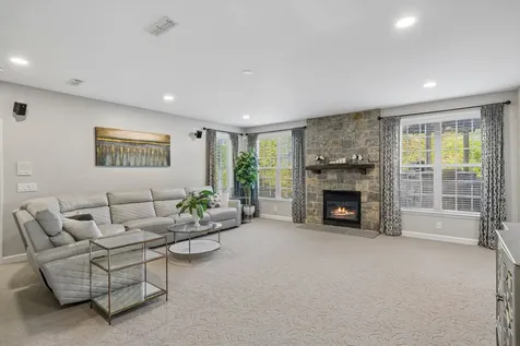8140 Cloverland Drive Nashville TN 37211