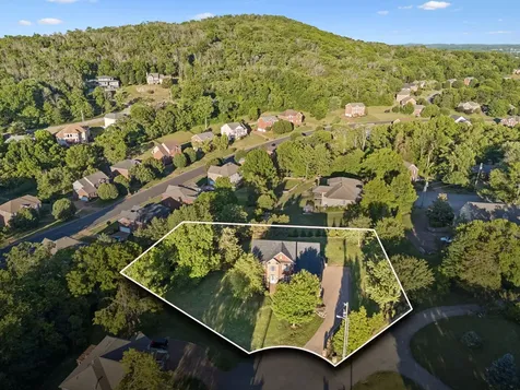 8140 Cloverland Drive Nashville TN 37211