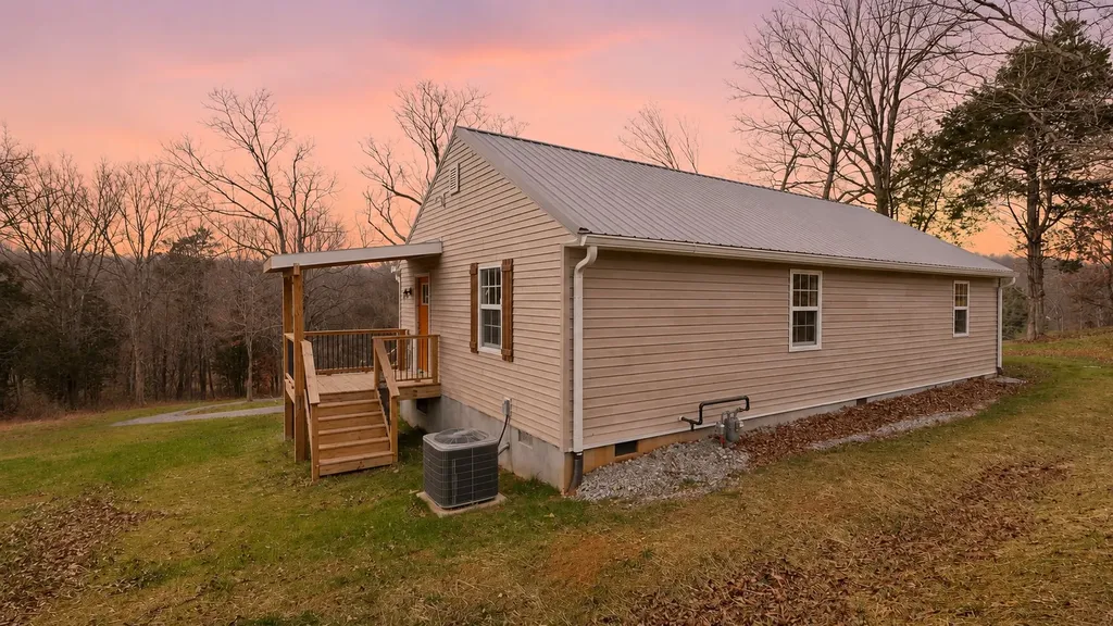 3796 Highway 49, W Charlotte TN 37036