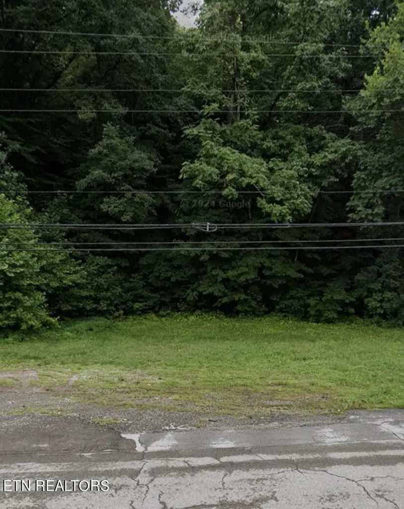 3042 Clinton Highway Powell TN 37849