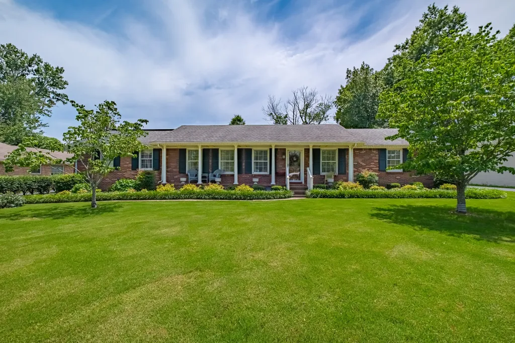 301 Lannom Circle Tullahoma TN 37388