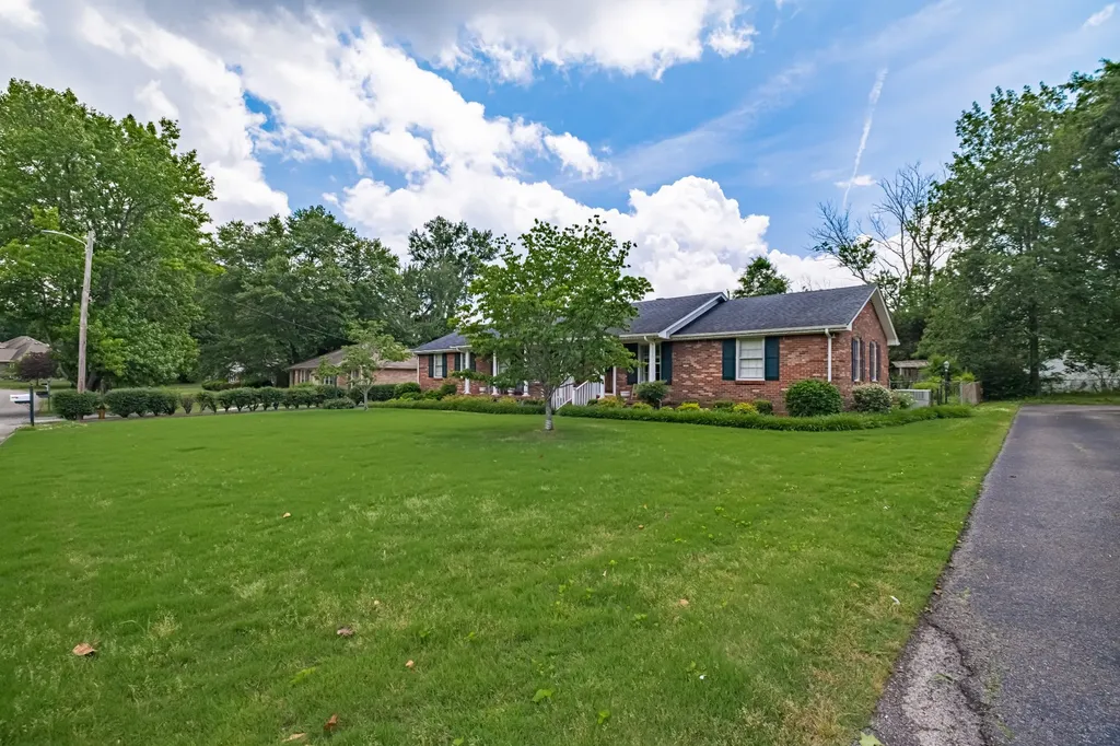 301 Lannom Circle Tullahoma TN 37388