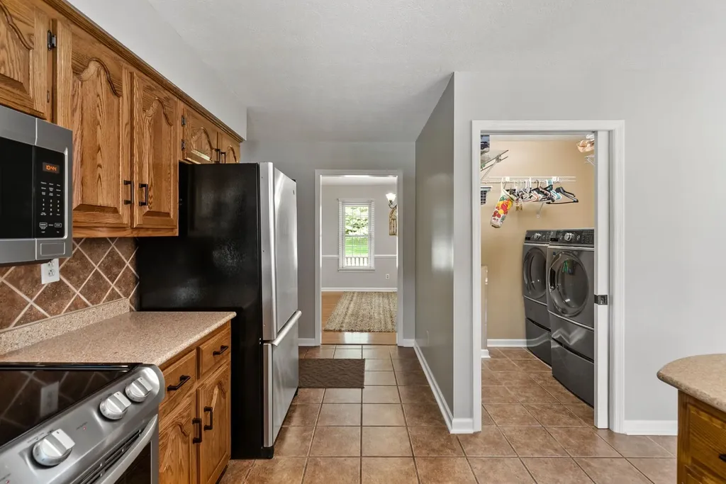 915 Rocky Hollow Road Erin TN 37061