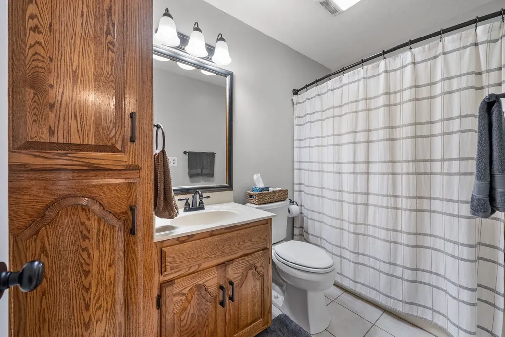 915 Rocky Hollow Road Erin TN 37061