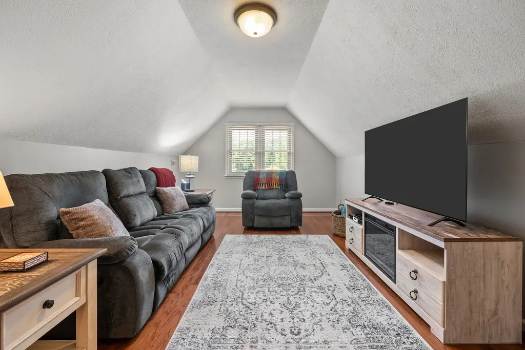 915 Rocky Hollow Road Erin TN 37061
