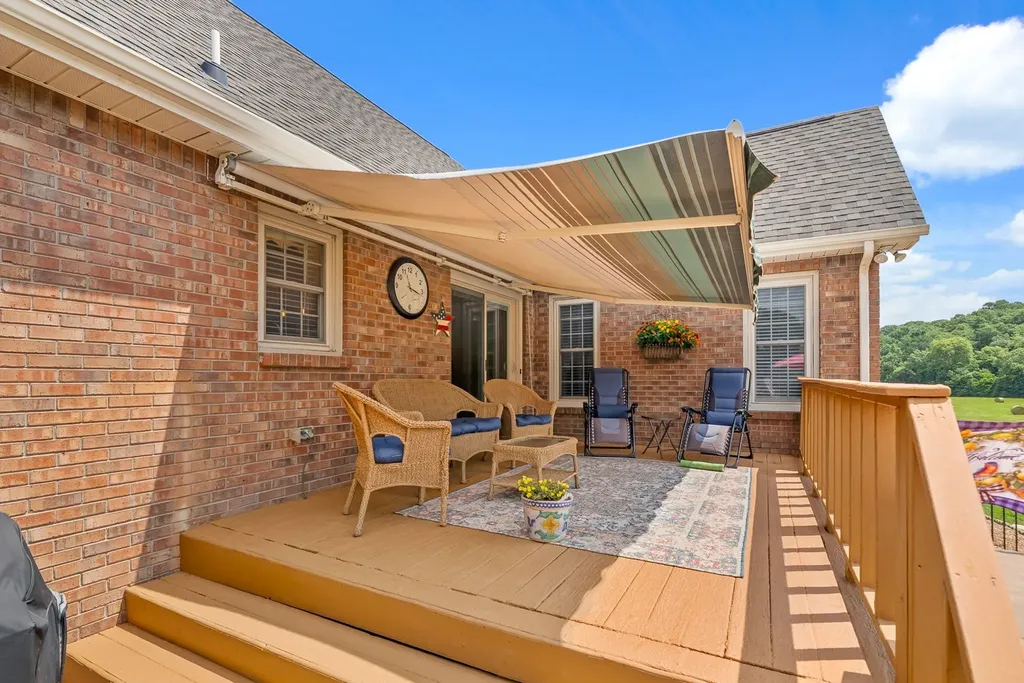 915 Rocky Hollow Road Erin TN 37061