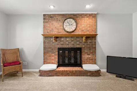 915 Rocky Hollow Road Erin TN 37061