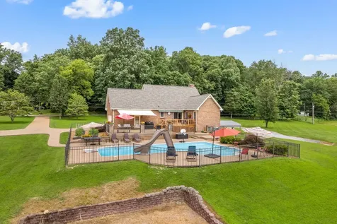 915 Rocky Hollow Road Erin TN 37061