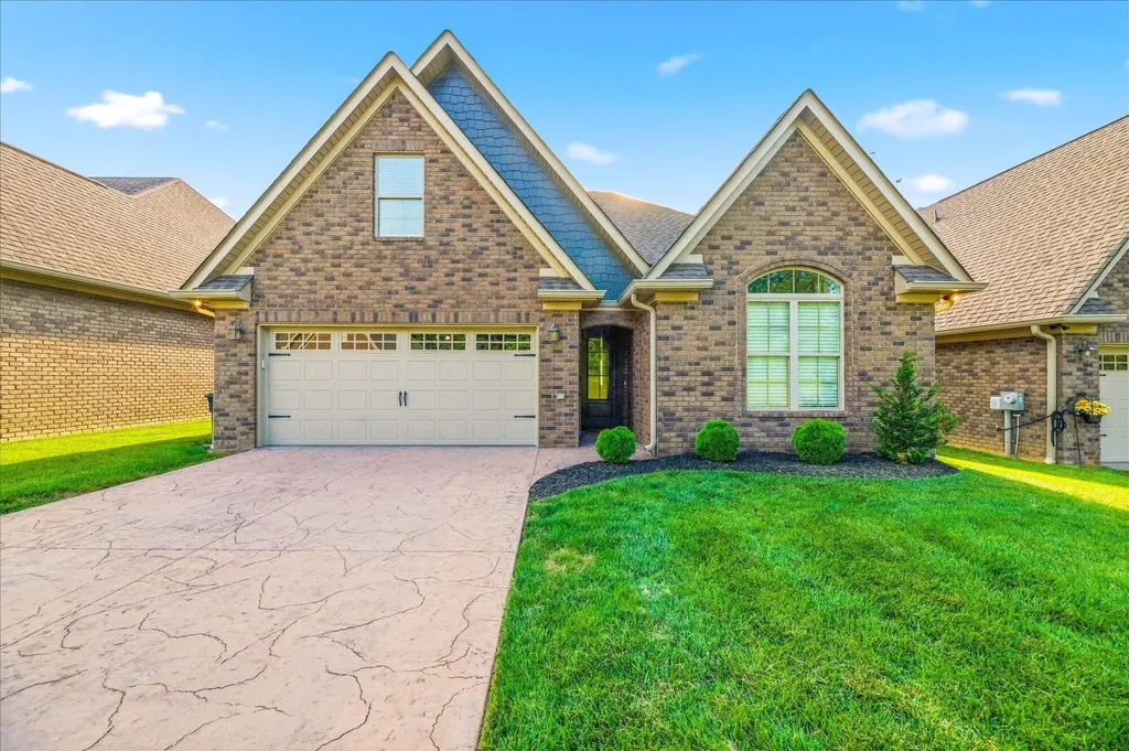 211 Village Cove Circle Englewood TN 37329