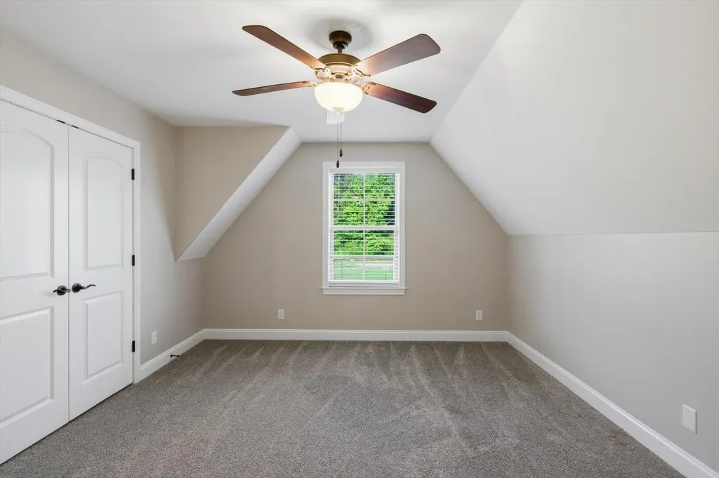 211 Village Cove Circle Englewood TN 37329