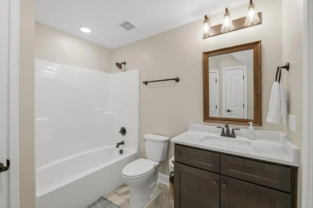211 Village Cove Circle Englewood TN 37329