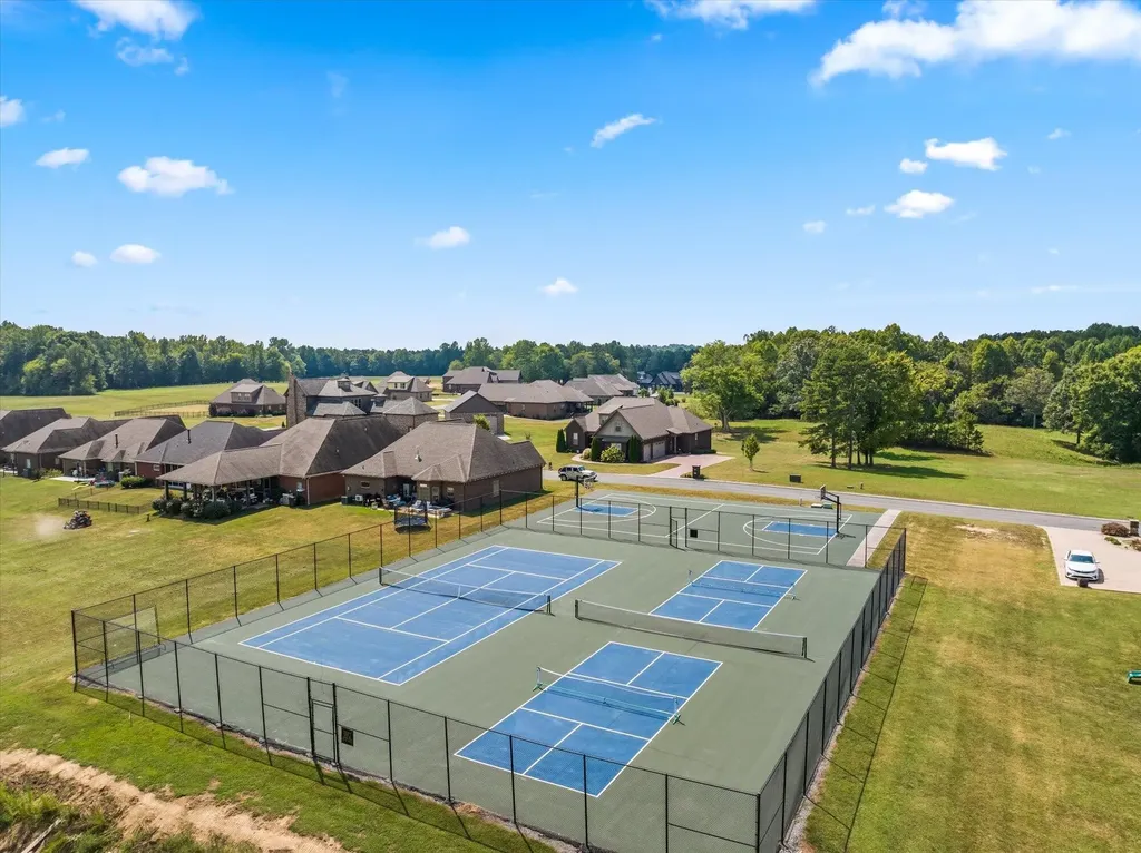 211 Village Cove Circle Englewood TN 37329