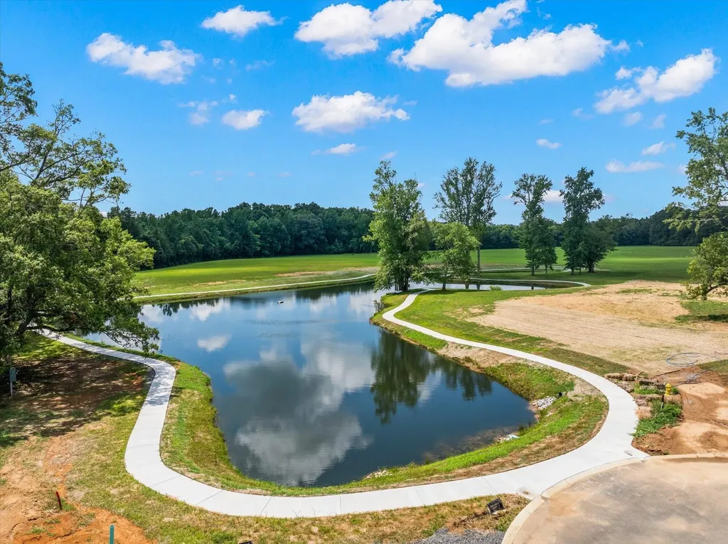 211 Village Cove Circle Englewood TN 37329