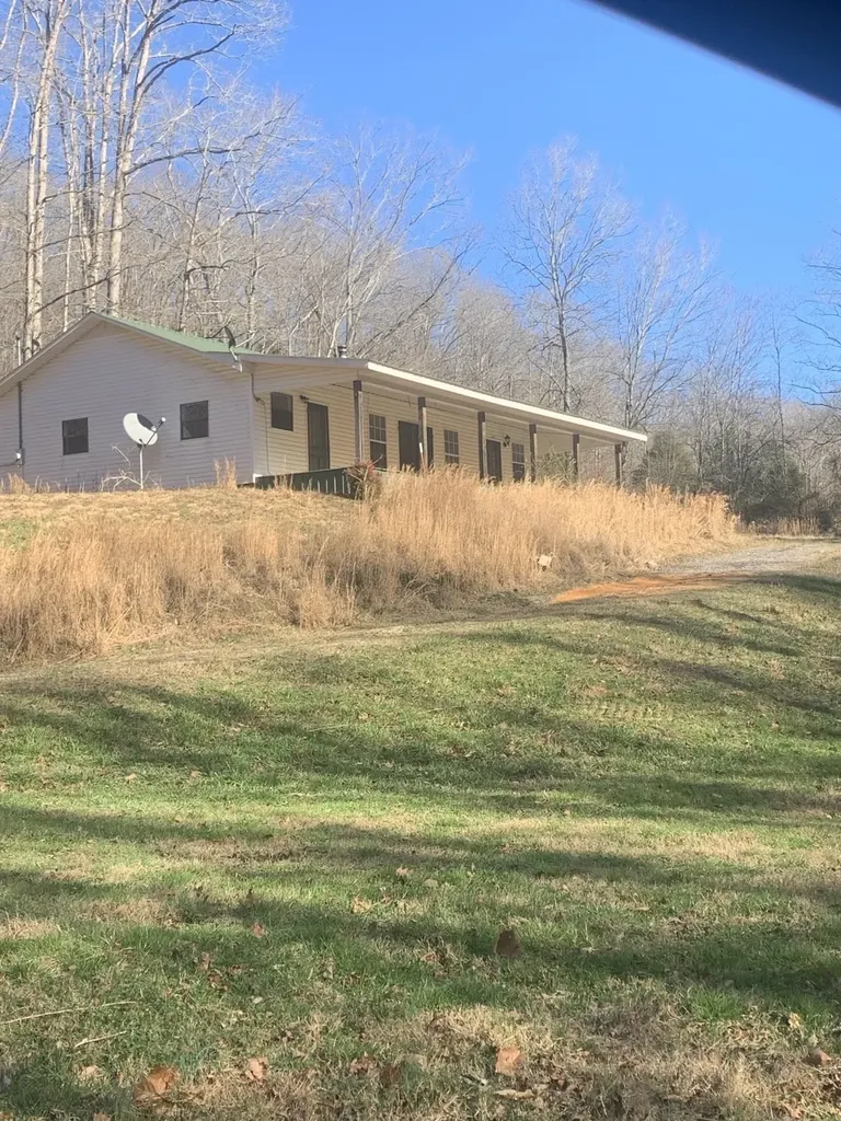 1252 Kelly Road Centerville TN 37033