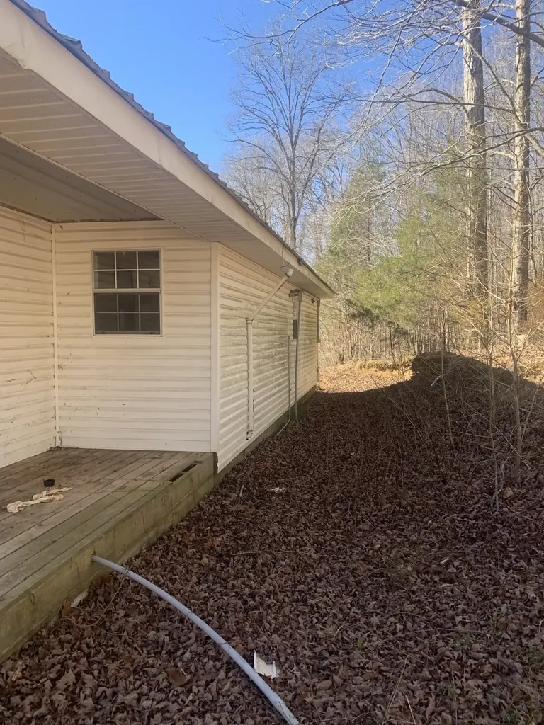 1252 Kelly Road Centerville TN 37033