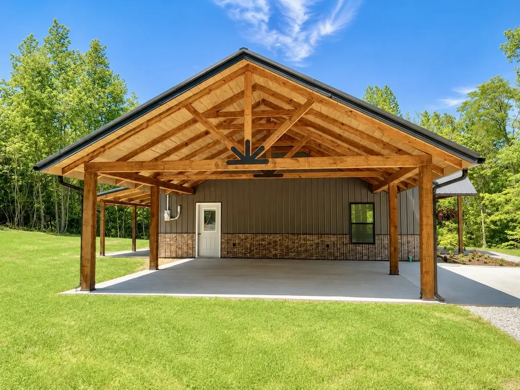 4811 Lick Creek Road Linden TN 37096