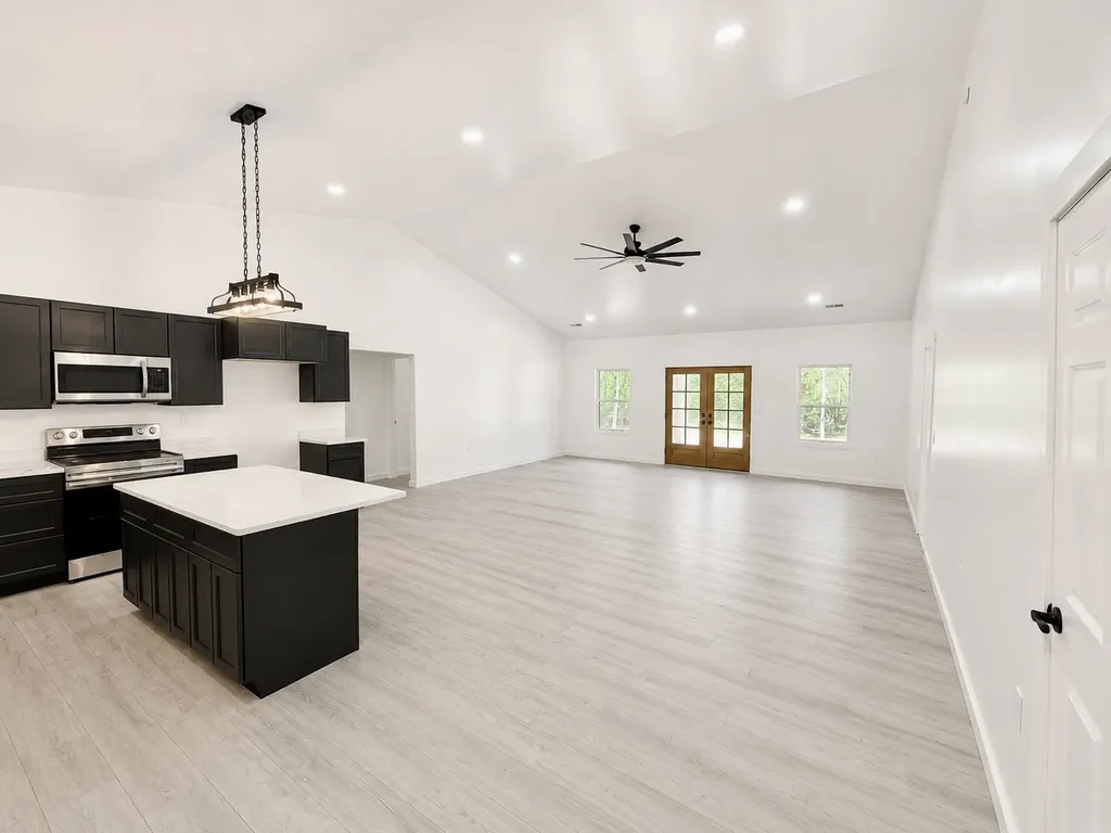 4811 Lick Creek Road Linden TN 37096