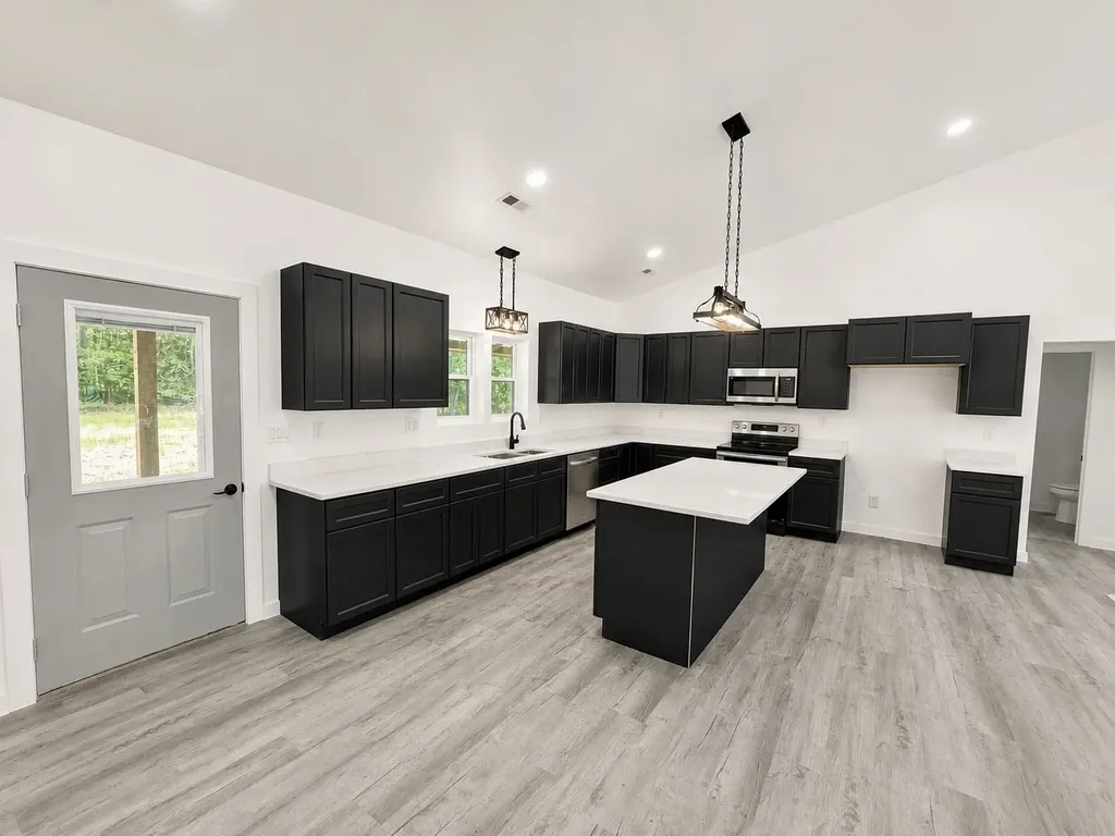 4811 Lick Creek Road Linden TN 37096
