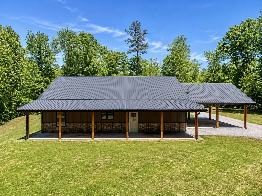 4811 Lick Creek Road Linden TN 37096