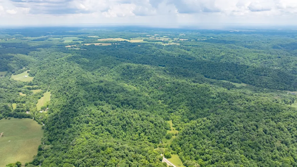 582 Cedar Bend Road Beechgrove TN 37018