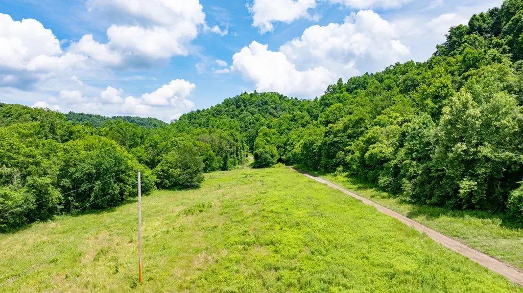 582 Cedar Bend Road Beechgrove TN 37018