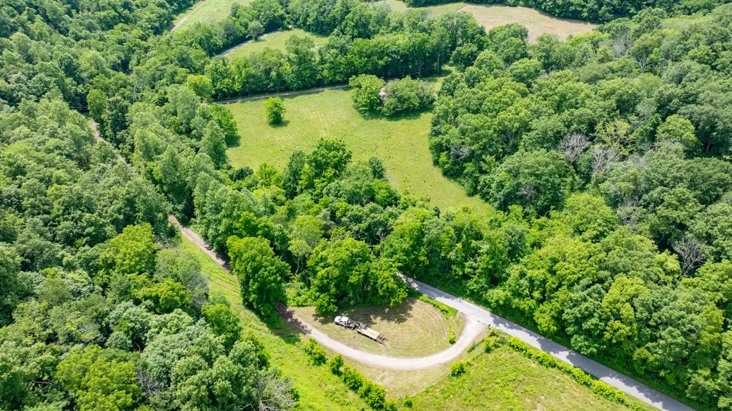 582 Cedar Bend Road Beechgrove TN 37018