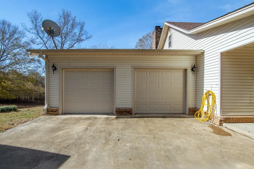 16040 Highway 69 Savannah TN 38372