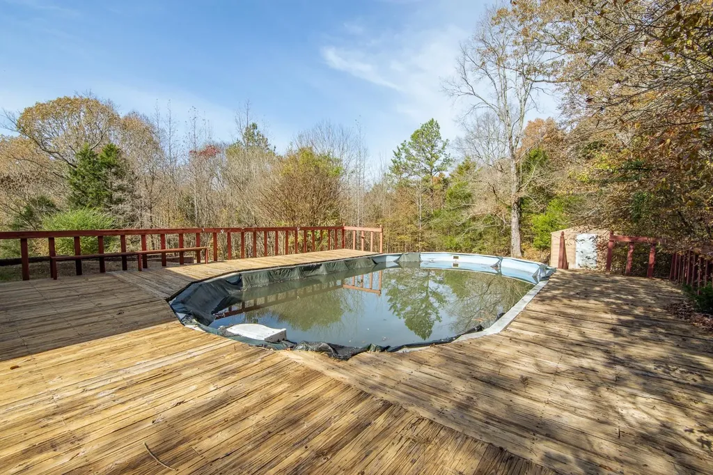 16040 Highway 69 Savannah TN 38372