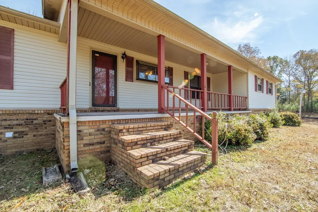 16040 Highway 69 Savannah TN 38372