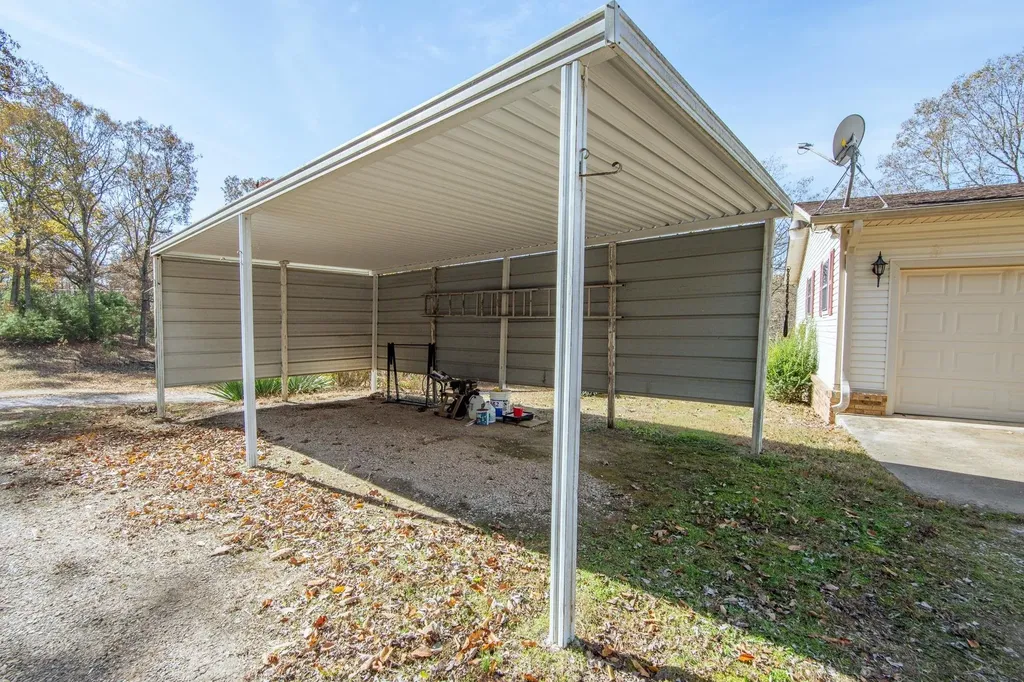 16040 Highway 69 Savannah TN 38372